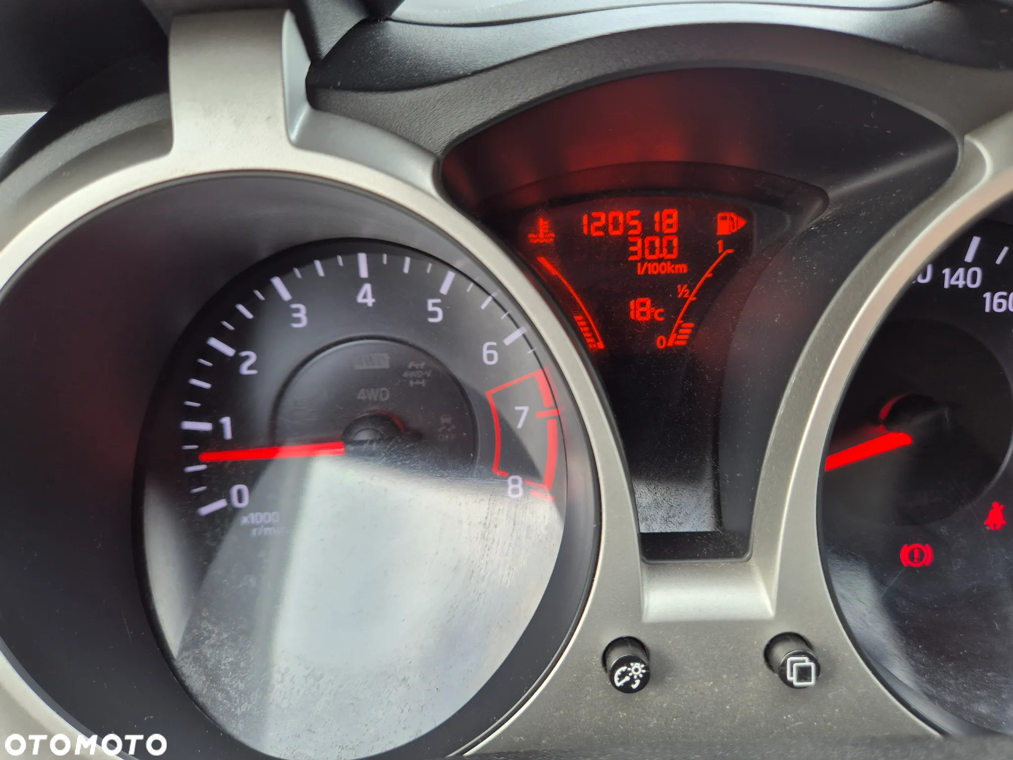 Nissan Juke 1.6 DIG-T Tekna - 17