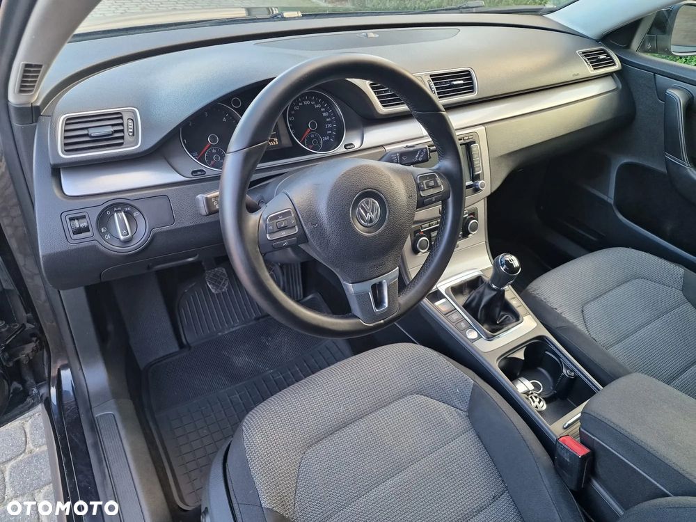 Volkswagen Passat 2.0 TDI DPF Comfortline - 20