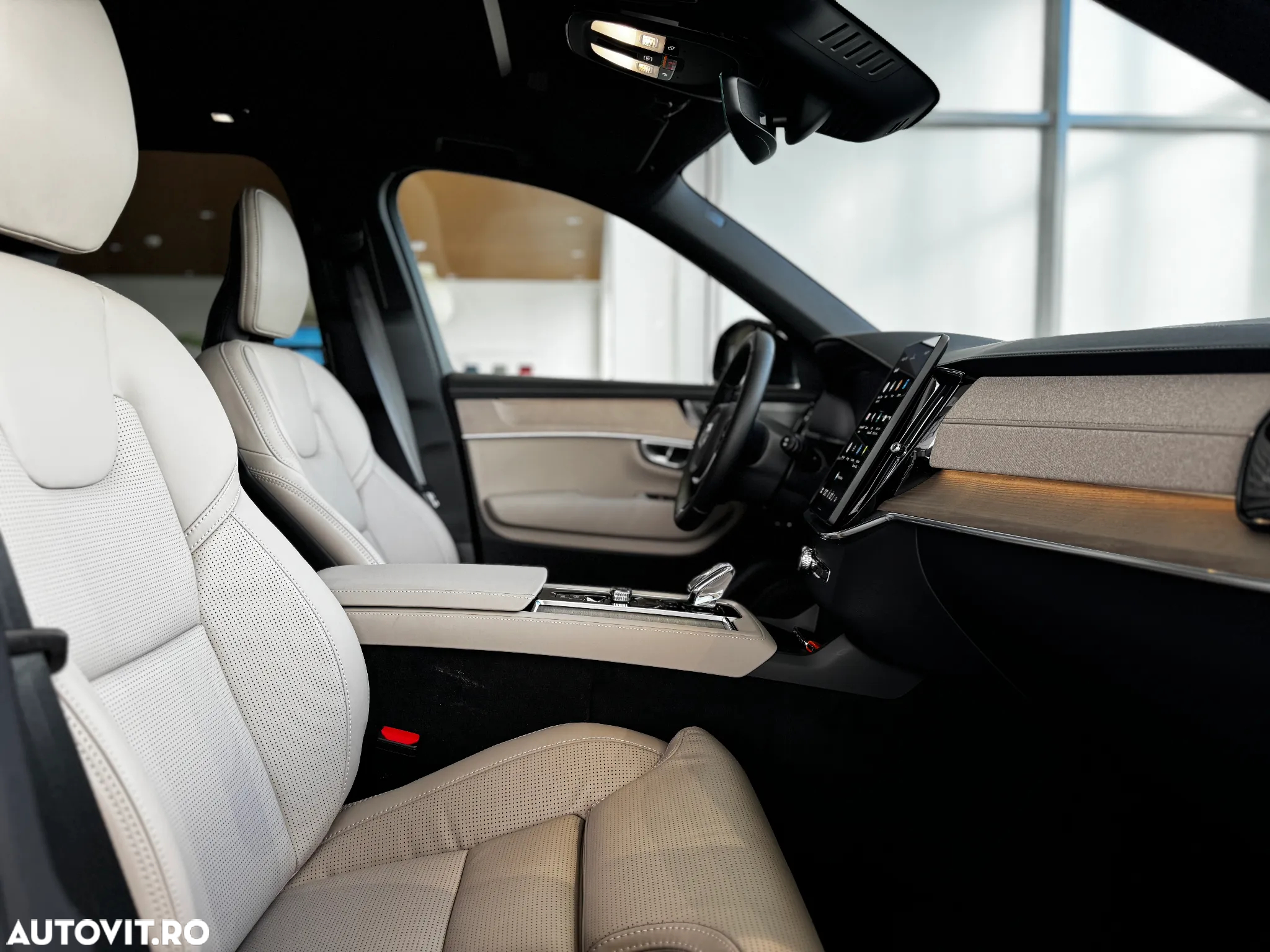 Volvo XC 90 Recharge T8 AWD Plus Dark - 11