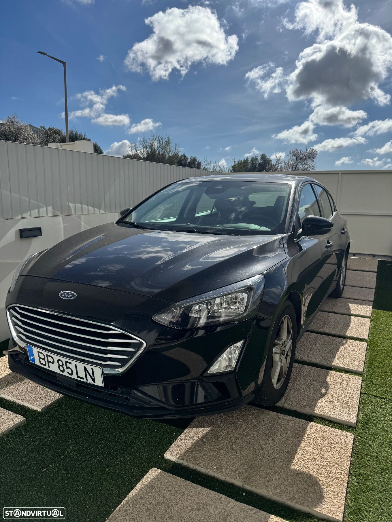 Ford Focus 1.0 EcoBoost S&S Aut. TITANIUM - 1