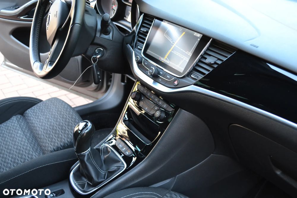 Opel Astra 1.4 T Dynamic S&S - 34