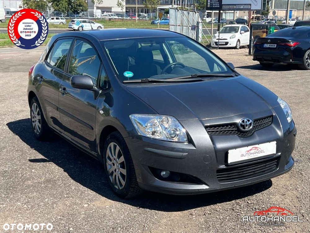 Toyota Auris - 1