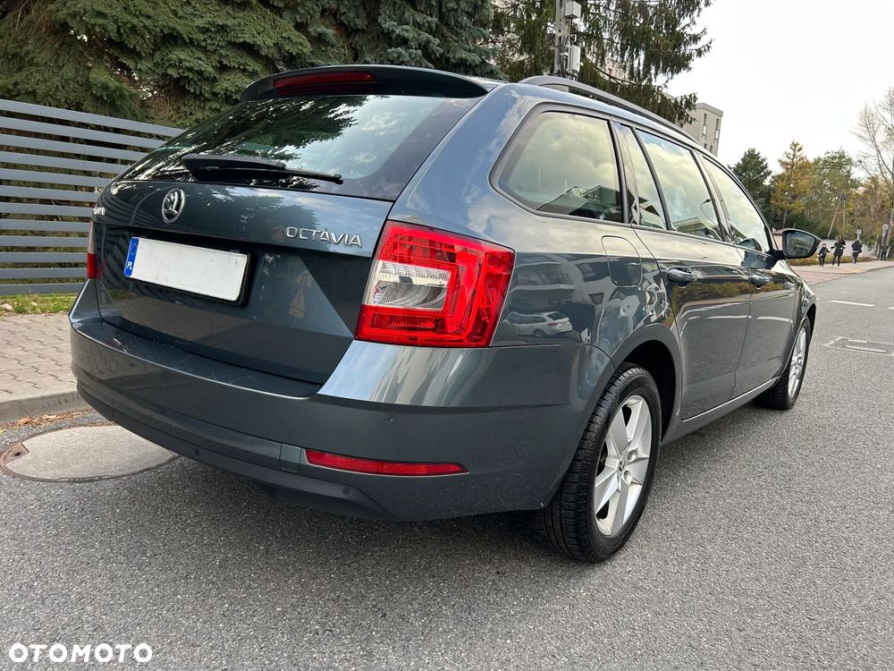 Skoda Octavia 2.0 TDI Ambition DSG - 23