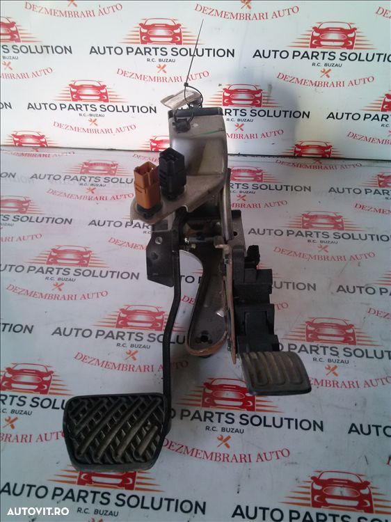 pedala acceleratie nissan juke 1.6b an fabr. 2014 - 1