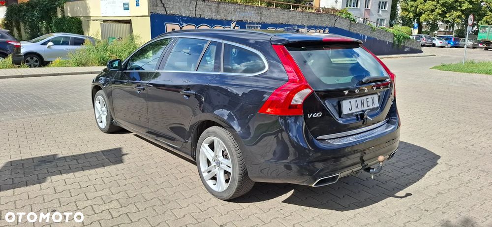 Volvo V60 D6 Plug-In-Hybrid AWD Geartronic Summum - 13