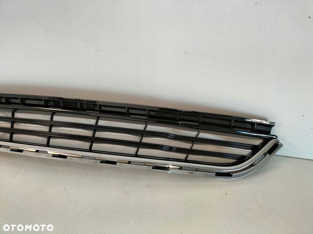 atrapa kratka zderzaka przód środkowa ford fiesta mk7 lift 13-17 st - 3