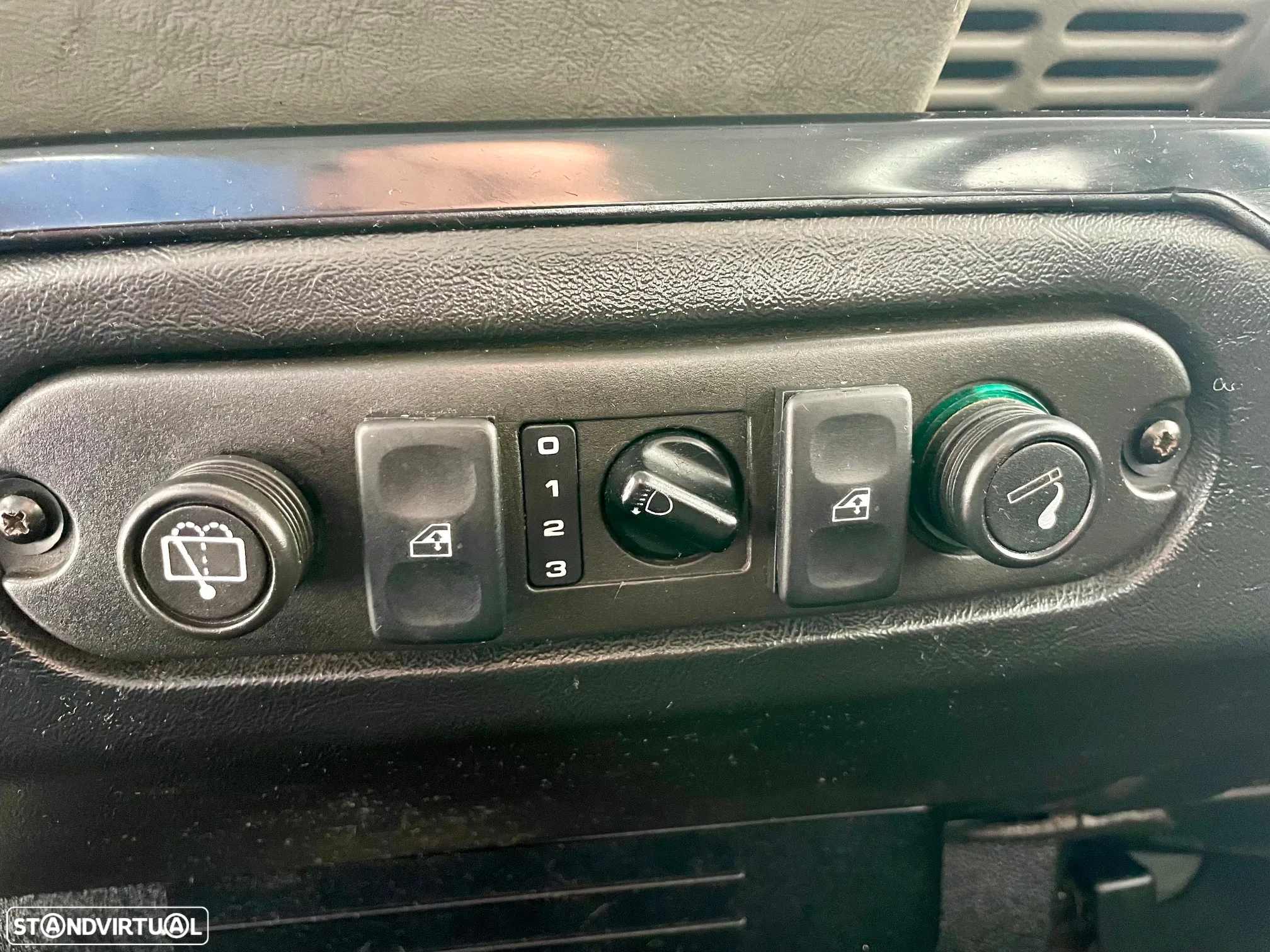 Land Rover Defender 90 2.5 TD5 Metal Top - 19
