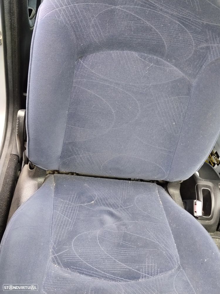 Peugeot 206 1.1 XT - 4