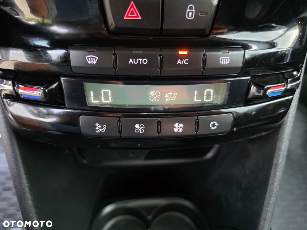 Peugeot 2008 - 22