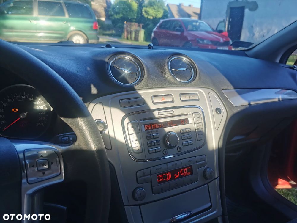 Ford Mondeo 2.0 Ambiente - 6