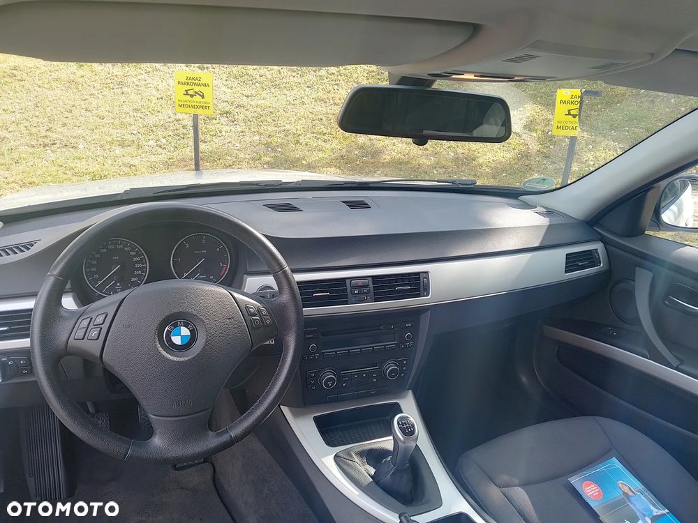 BMW Seria 3 318d DPF - 23