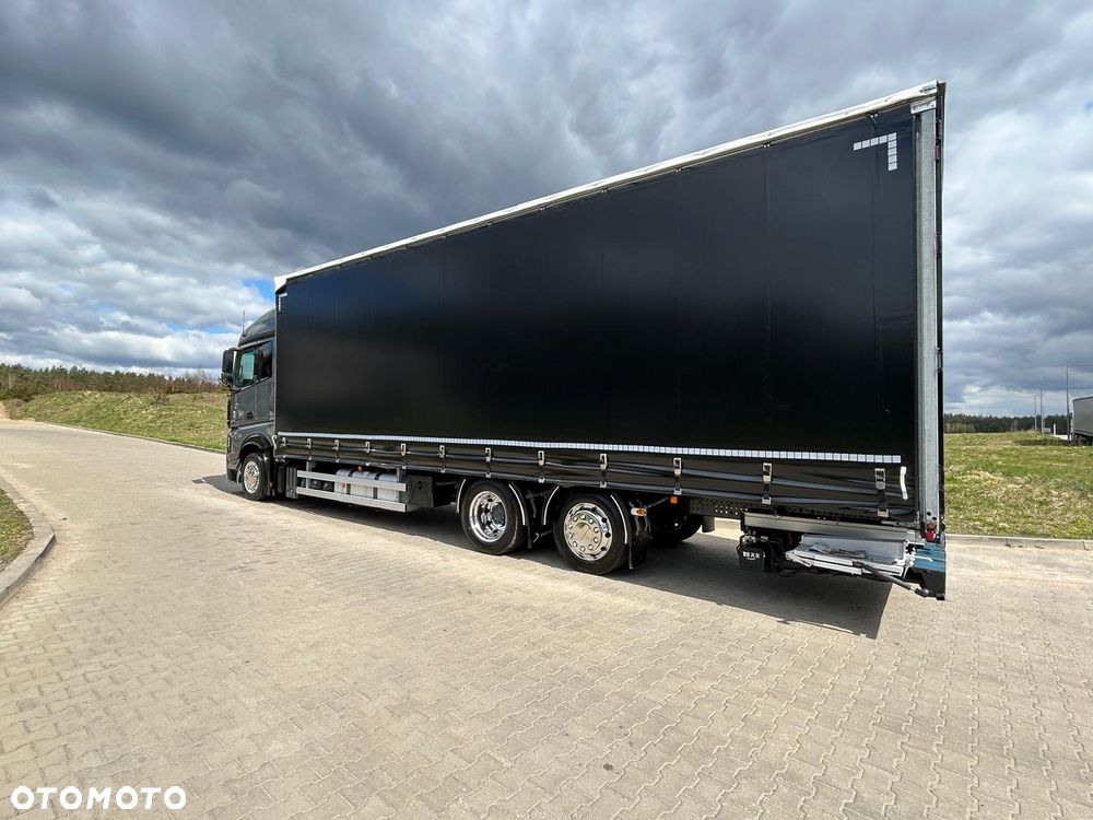 Mercedes-Benz Actros - 9