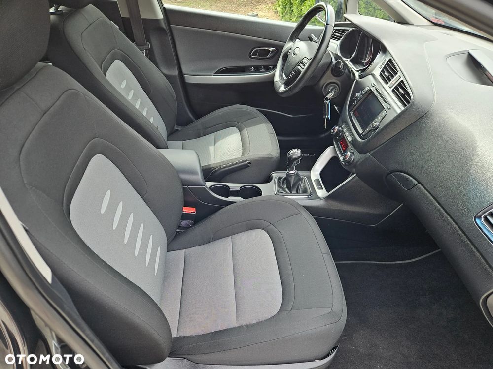 Kia Ceed 1.6 GDI Dream Team Edition - 11