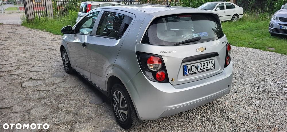 Chevrolet Aveo - 4