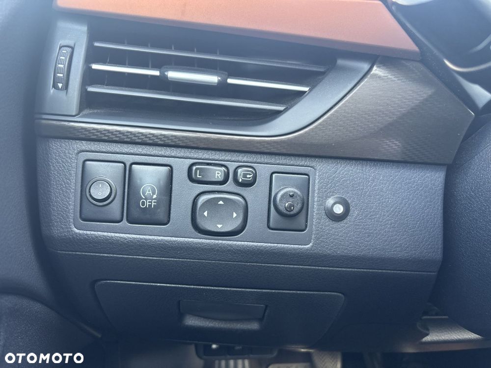 Toyota Avensis 2.0 D-4D Premium - 24