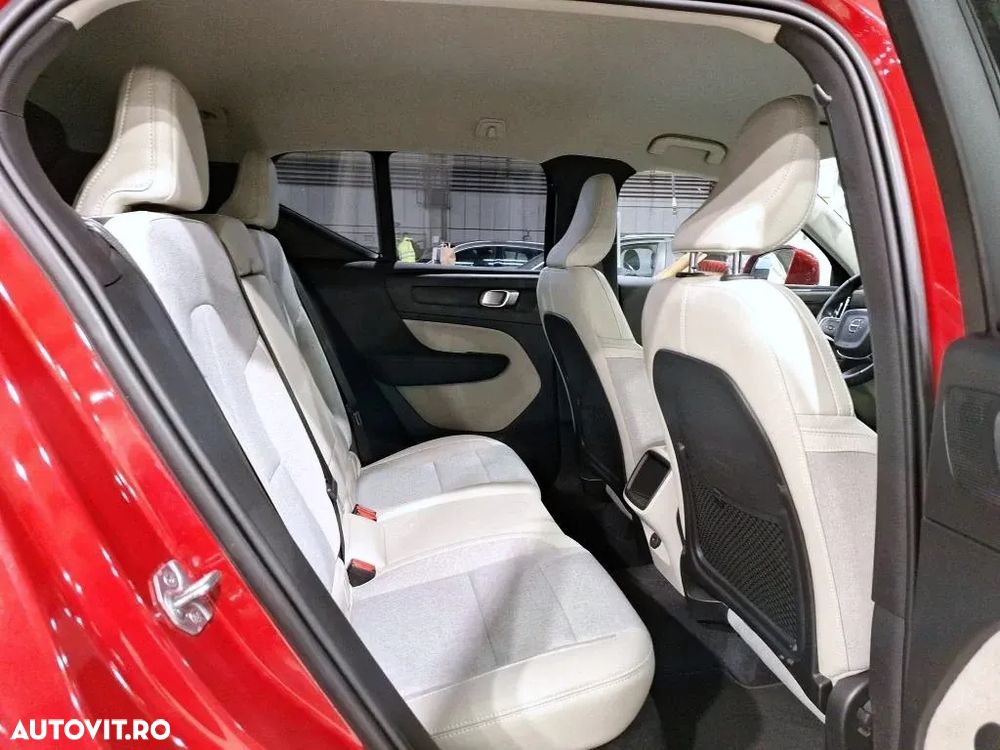 Volvo XC 40 T3 AT8 Momentum Pro - 15