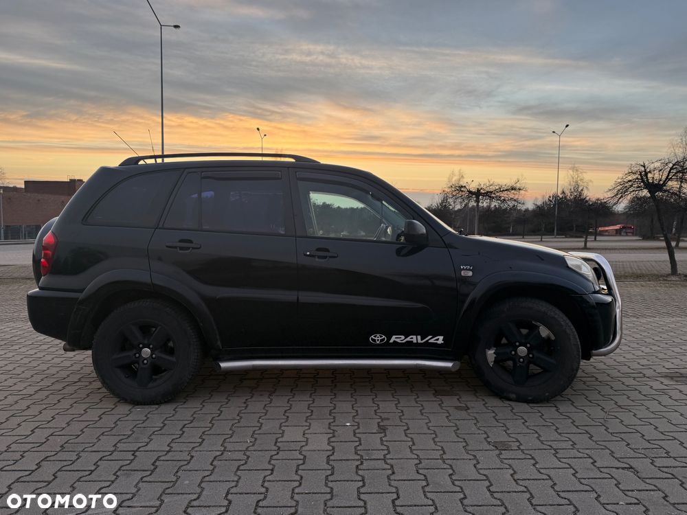 Toyota RAV4 2.0 VVT-i 4x4 - 5