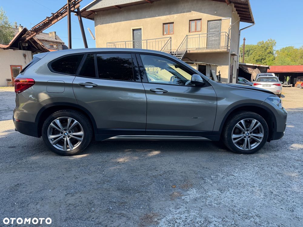 BMW X1 xDrive20i Sport Line - 8