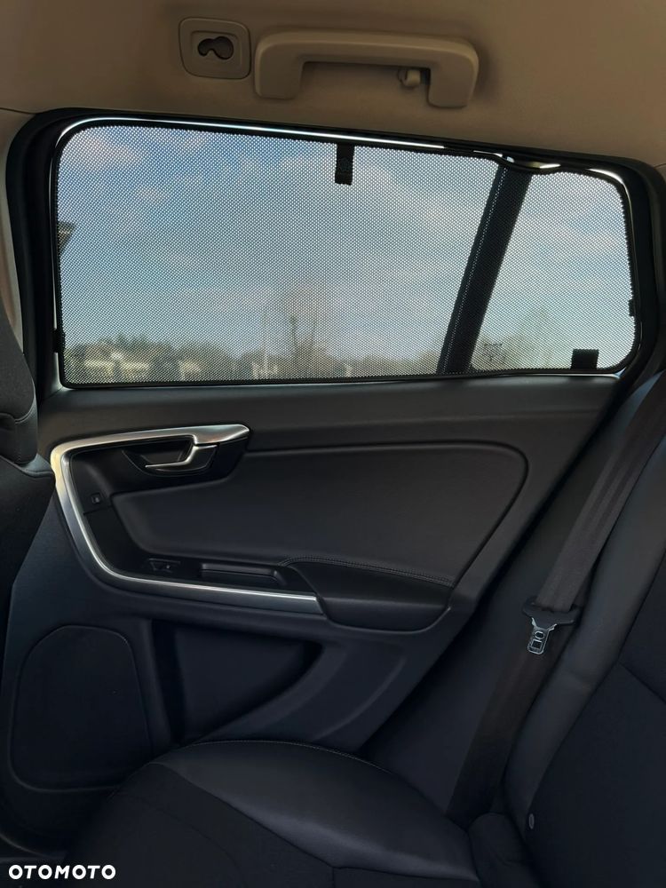 Volvo V60 Cross Country D4 Drive-E Momentum - 23