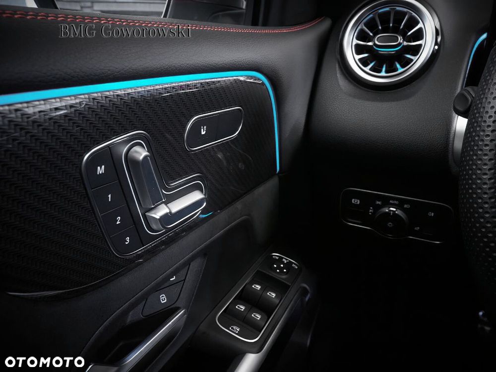Mercedes-Benz GLB 200 4-Matic AMG Line 8G-DCT - 17