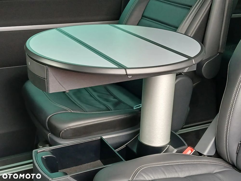 Volkswagen Multivan - 23