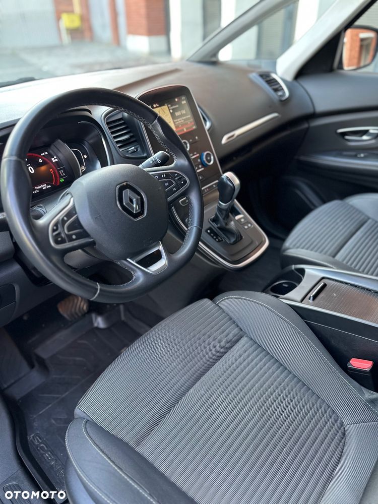 Renault Grand Scenic - 27