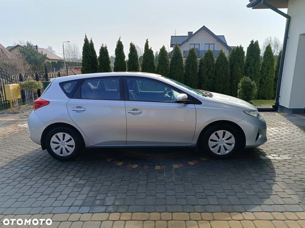 Toyota Auris 1.33 VVT-i Active - 4