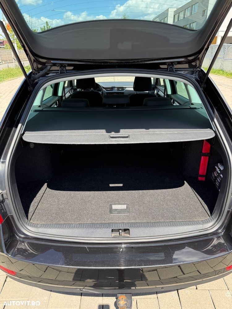 Skoda Octavia 1.6 TDI DSG Ambition - 6