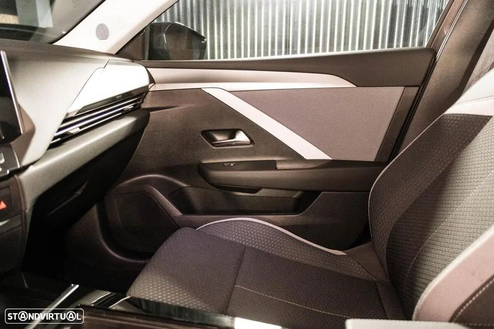 Opel Astra Sports Tourer - 33