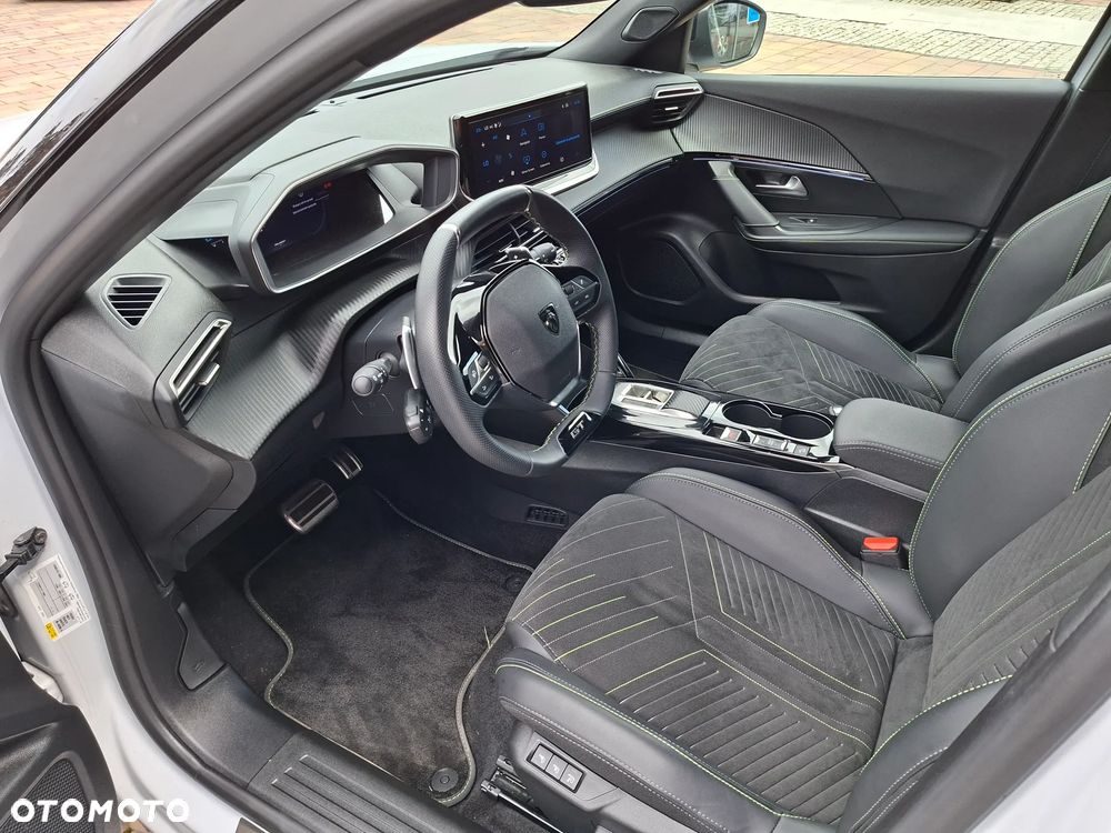 Peugeot 2008 Hybrid 136 e-DSC GT - 15