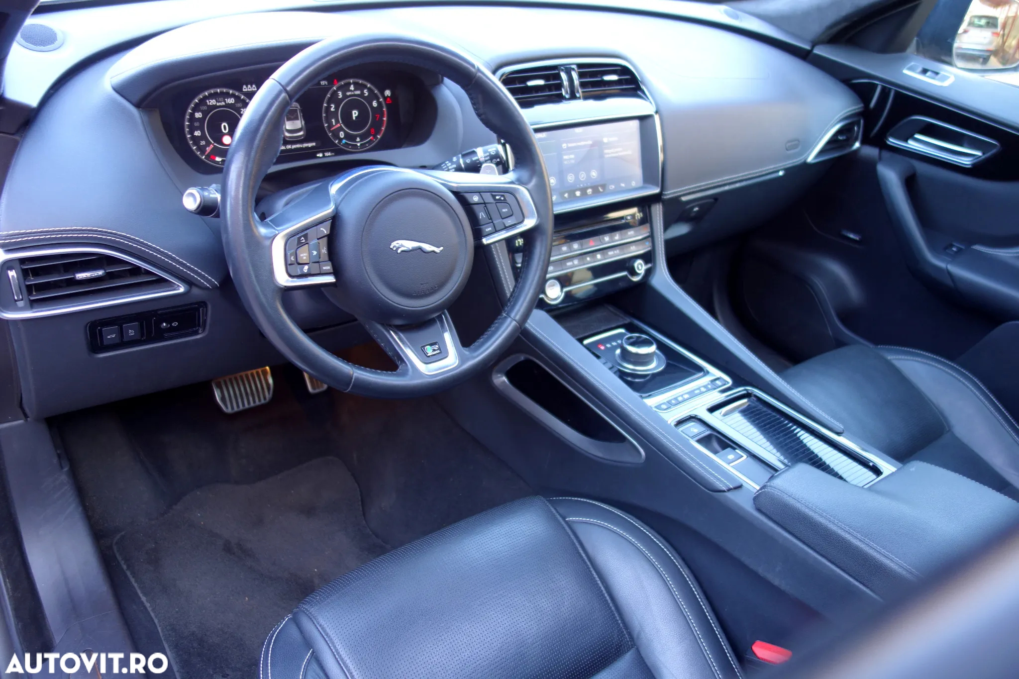 Jaguar F-Pace 25t AWD R-Sport - 15