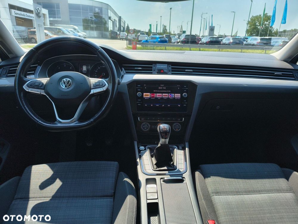 Volkswagen Passat - 10