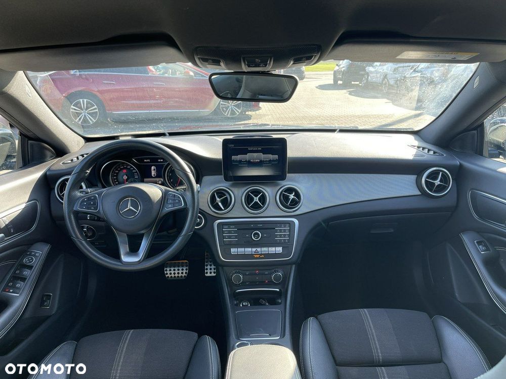 Mercedes-Benz CLA 200 7G-DCT UrbanStyle Edition - 6