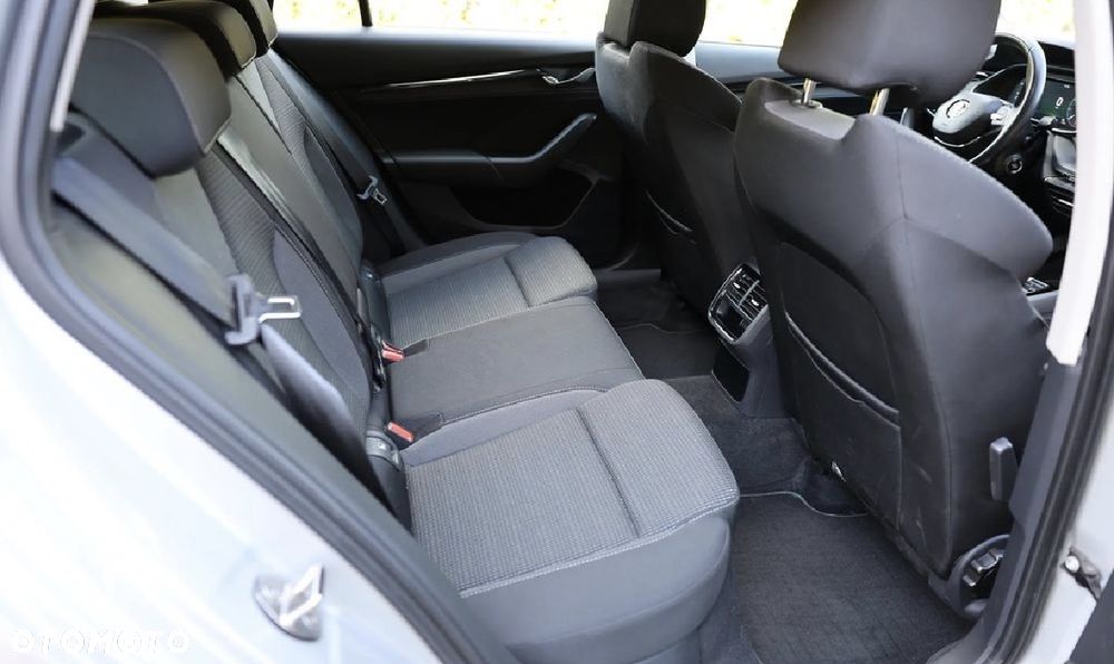 Skoda Octavia 2.0 TDI Ambition DSG - 18