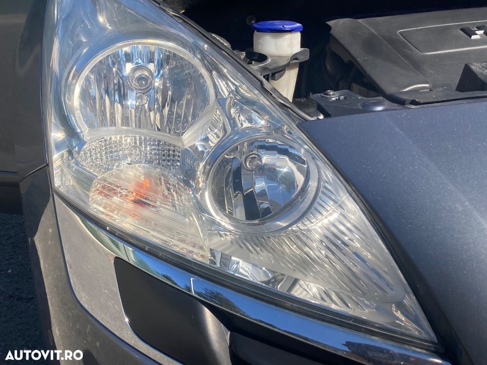 Peugeot 5008 HDI FAP 150 Family - 12