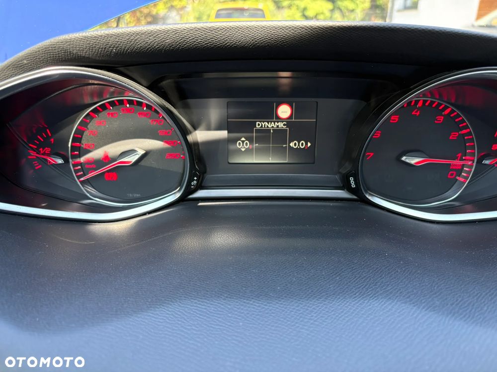Peugeot 308 1.2 PureTech Allure S&S - 27