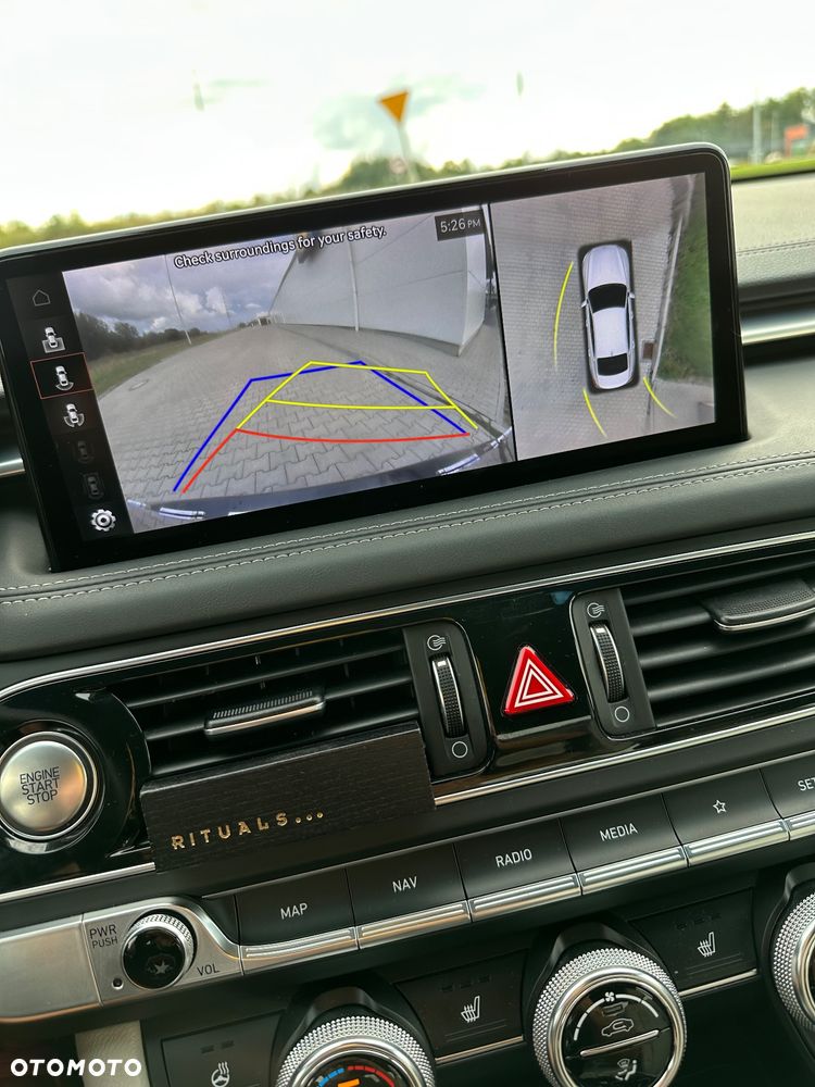 Genesis G70 Shooting Brake 2.0T RWD 8AT Premium - 23