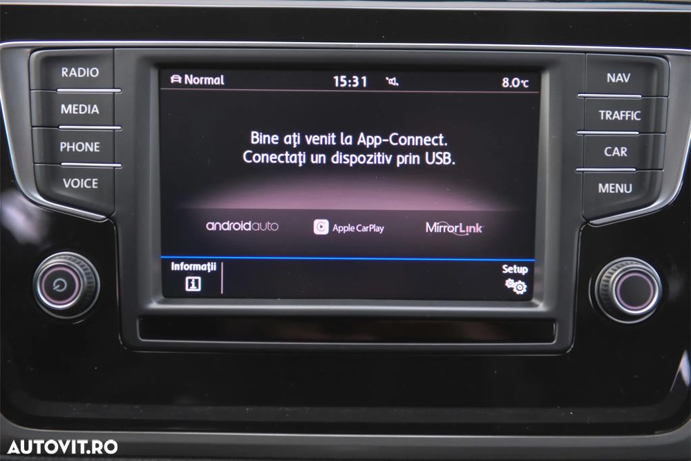 Volkswagen Touran - 25