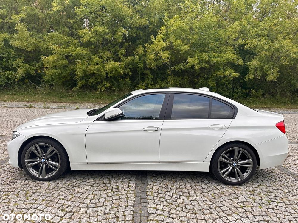 BMW Seria 3 328i Sport Line - 6