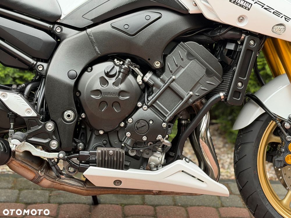 Yamaha FZ8 - 13