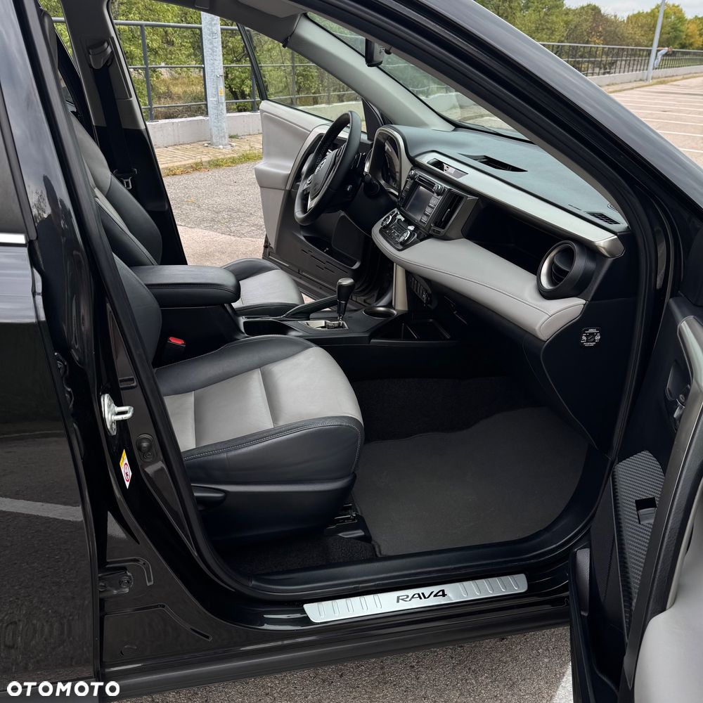 Toyota RAV4 - 30