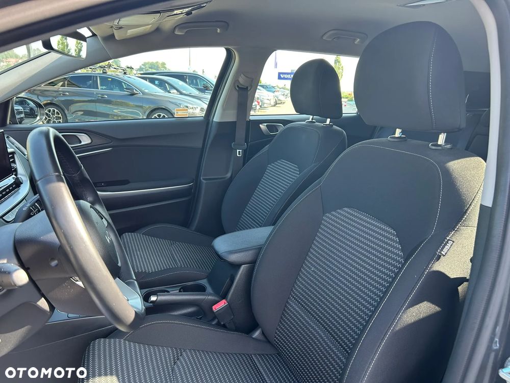 Kia Ceed 1.5 T-GDI M - 10