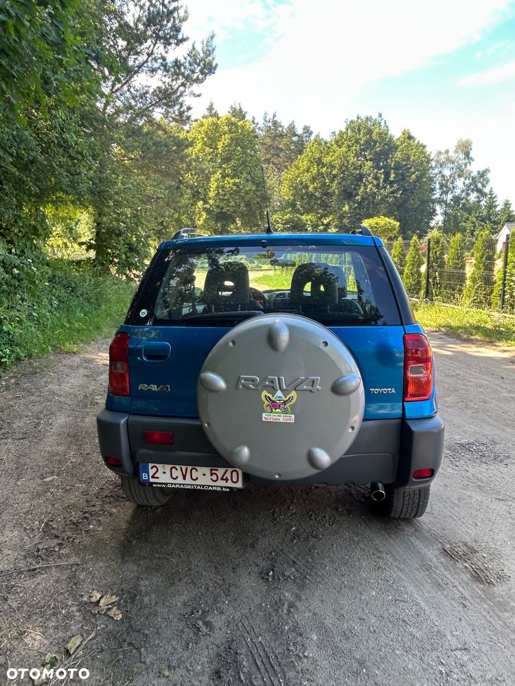 Toyota RAV4 1.8 VVT-i 4x2 - 5