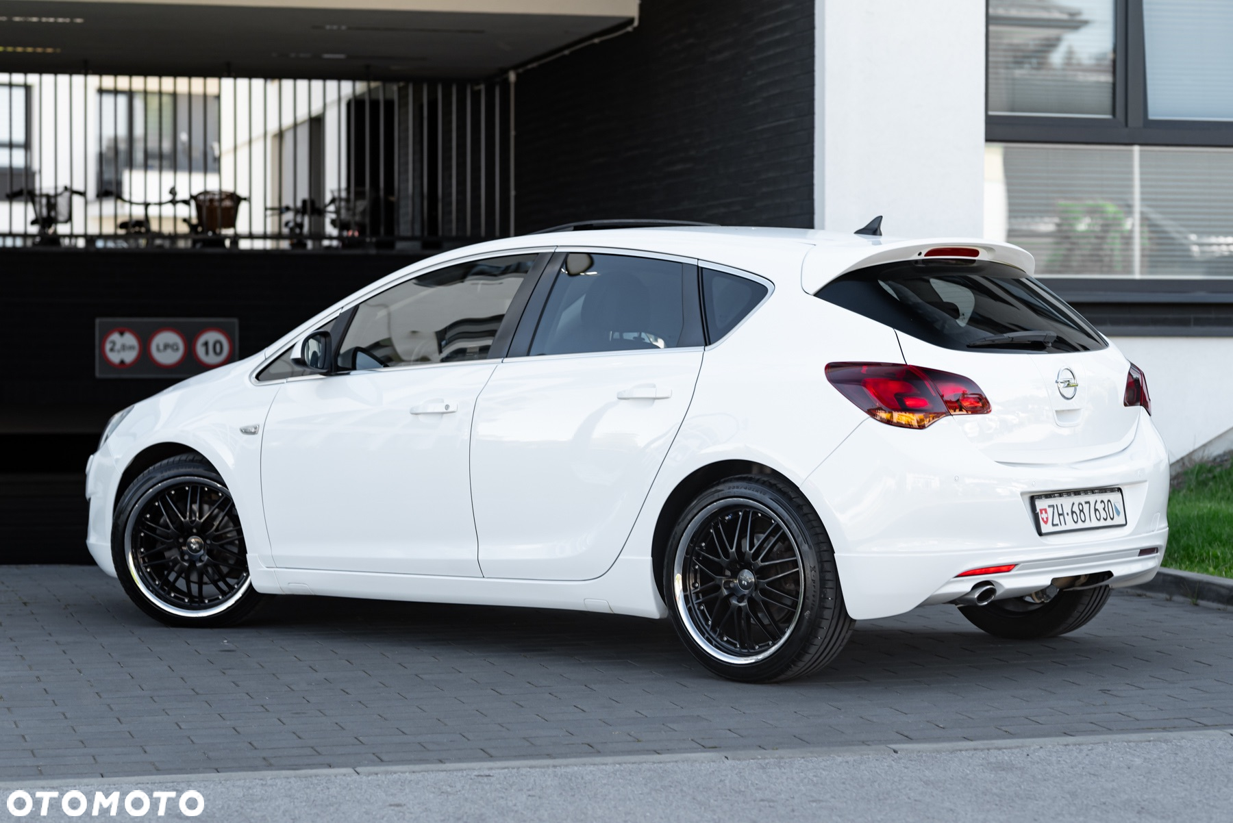 Opel Astra 1.6 Turbo Sport - 10
