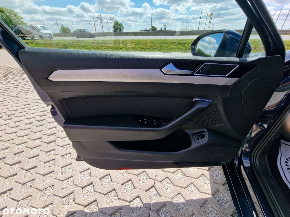 Volkswagen Passat Variant - 10