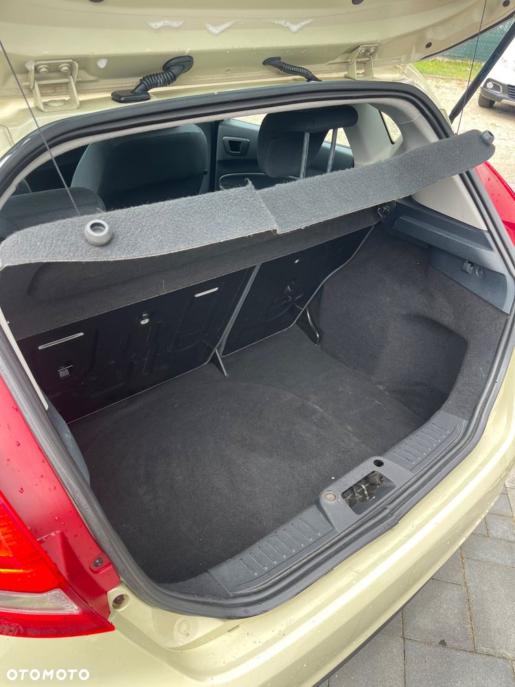 Ford Fiesta 1.25 Ghia - 25