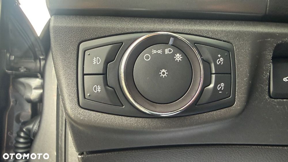 Ford Mondeo - 31