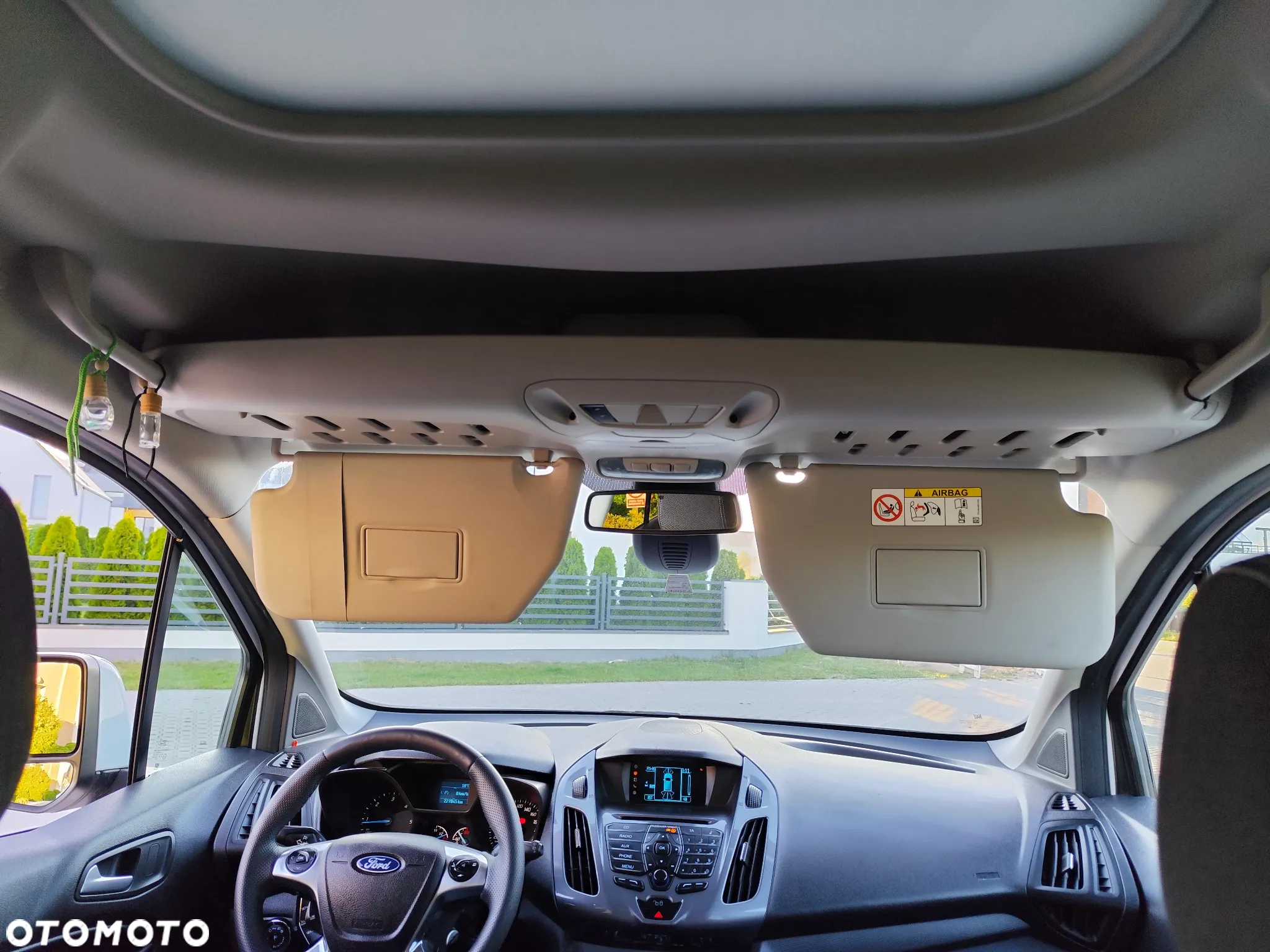 Ford Tourneo Connect Grand - 17