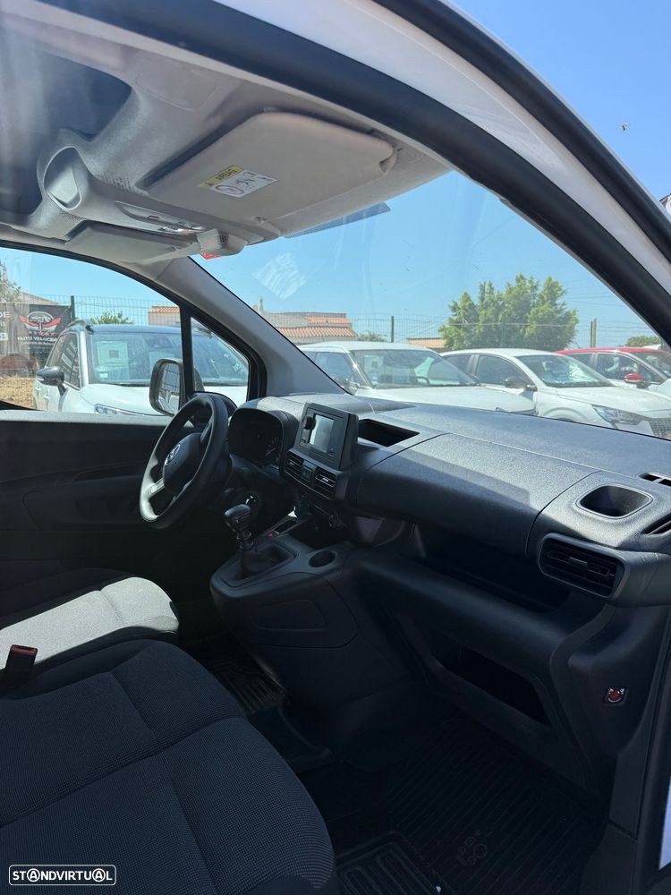 Toyota Proace City 1.5 D-4D 102cv L2 3 Lugares 2024 - 5