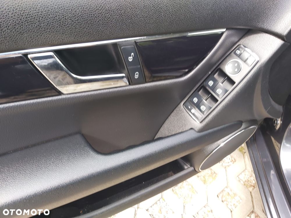 Mercedes-Benz Klasa C 200 CDI BlueEff Avantgarde - 9